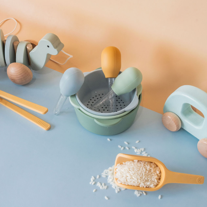 Sensory Nesting Bowls – Stacking & Pouring Toy